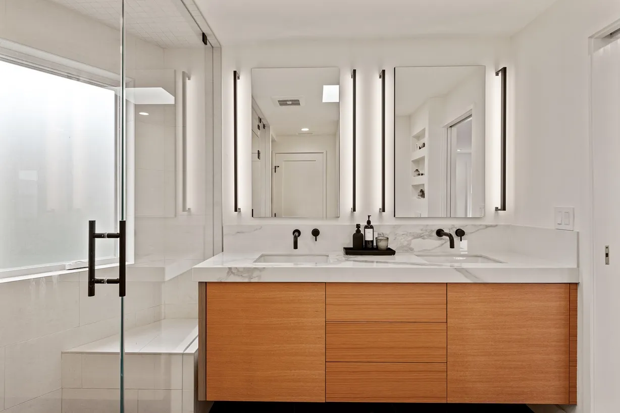 Modern bathroom